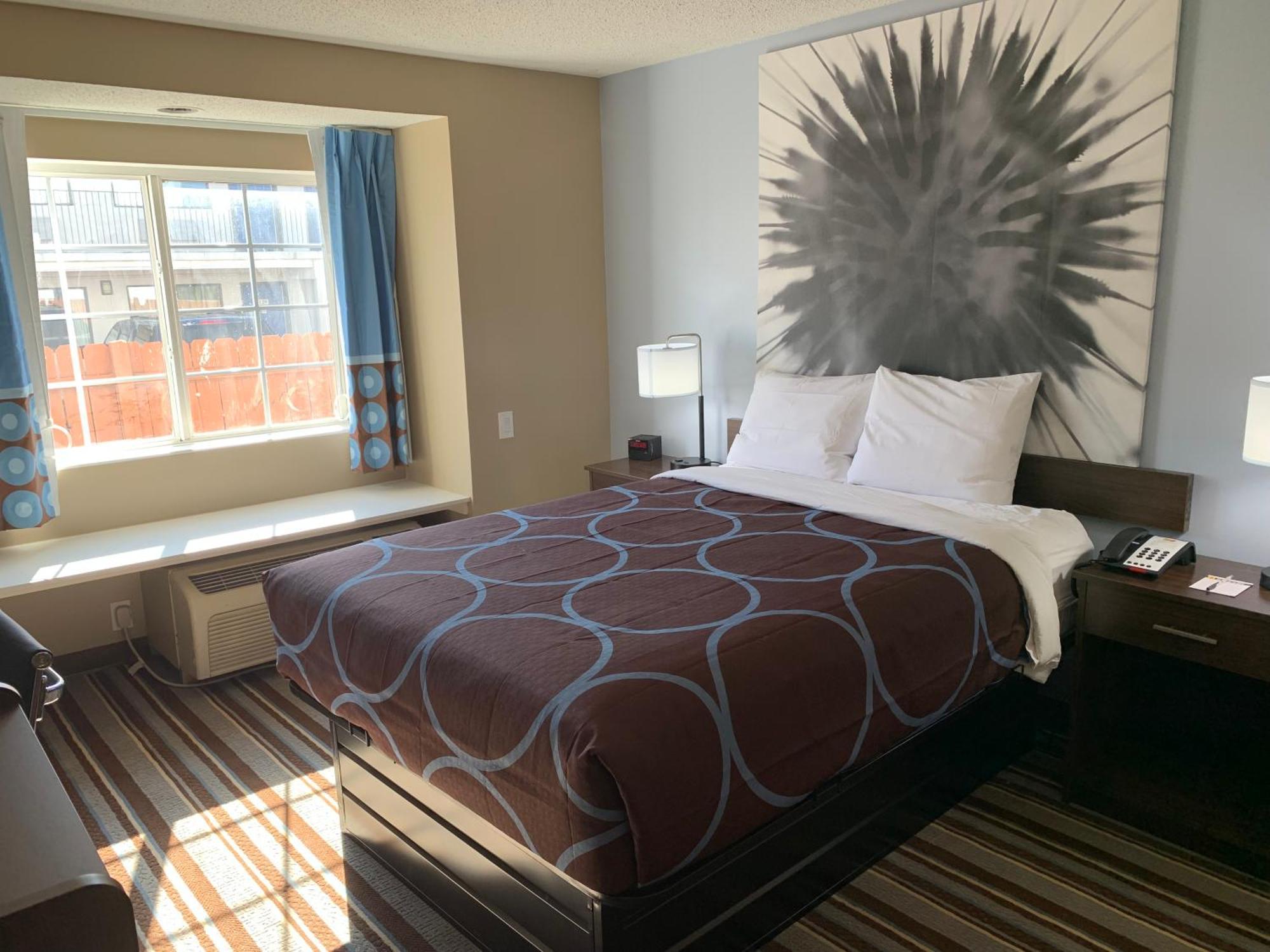 Super 8 By Wyndham Joliet
